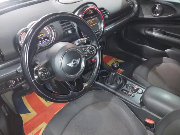 MINI Clubman One D 8