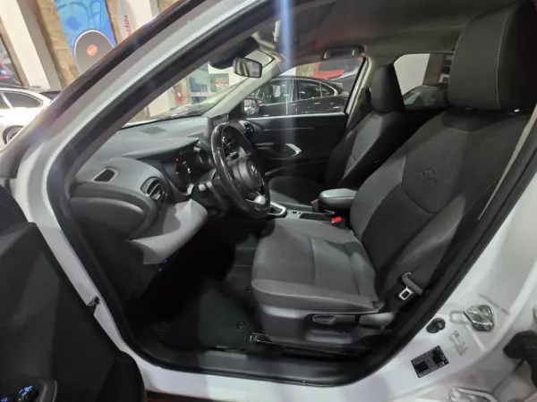 Toyota Yaris Cross 1.5 HDF Comfort Plus 16