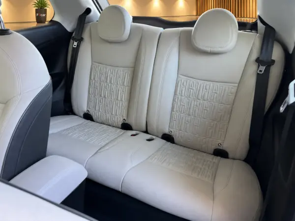 Fiat 500e La Prima 9
