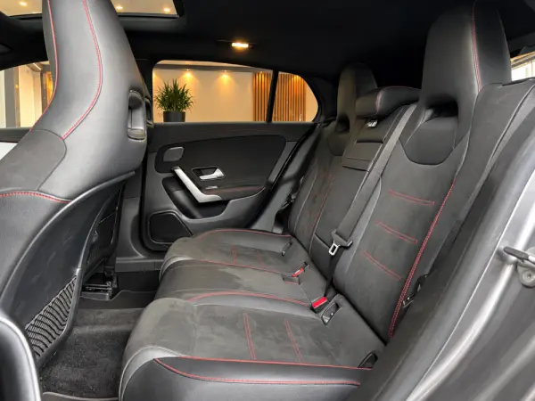 Mercedes-Benz CLA 250 e Shooting Brake AMG Line 9