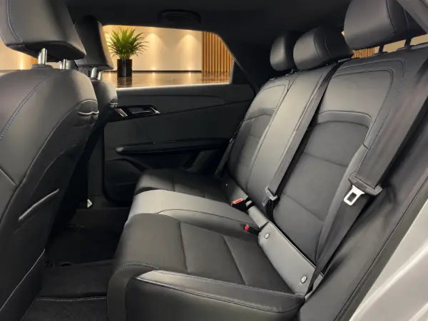 MG MG4 64 kWh Luxury 10