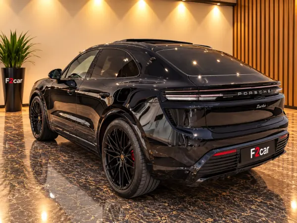 Porsche Macan Electric Turbo 5