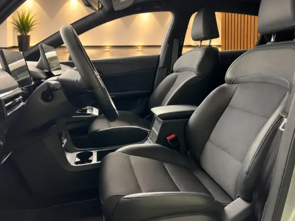 MG MG4 64 kWh Luxury 7