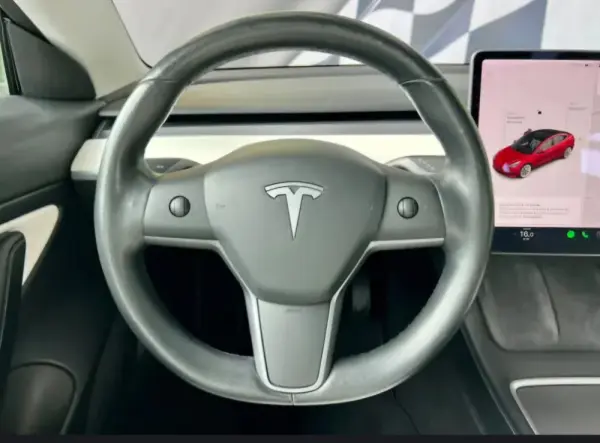 Tesla Model 3 Standard RWD 12