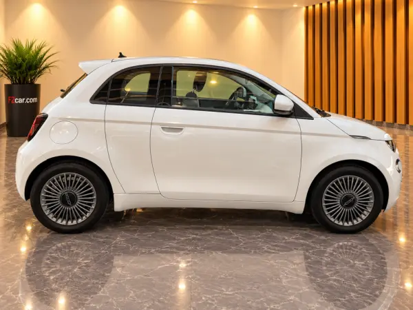 Fiat 500e 3 + 1 42 kWh Icon 3