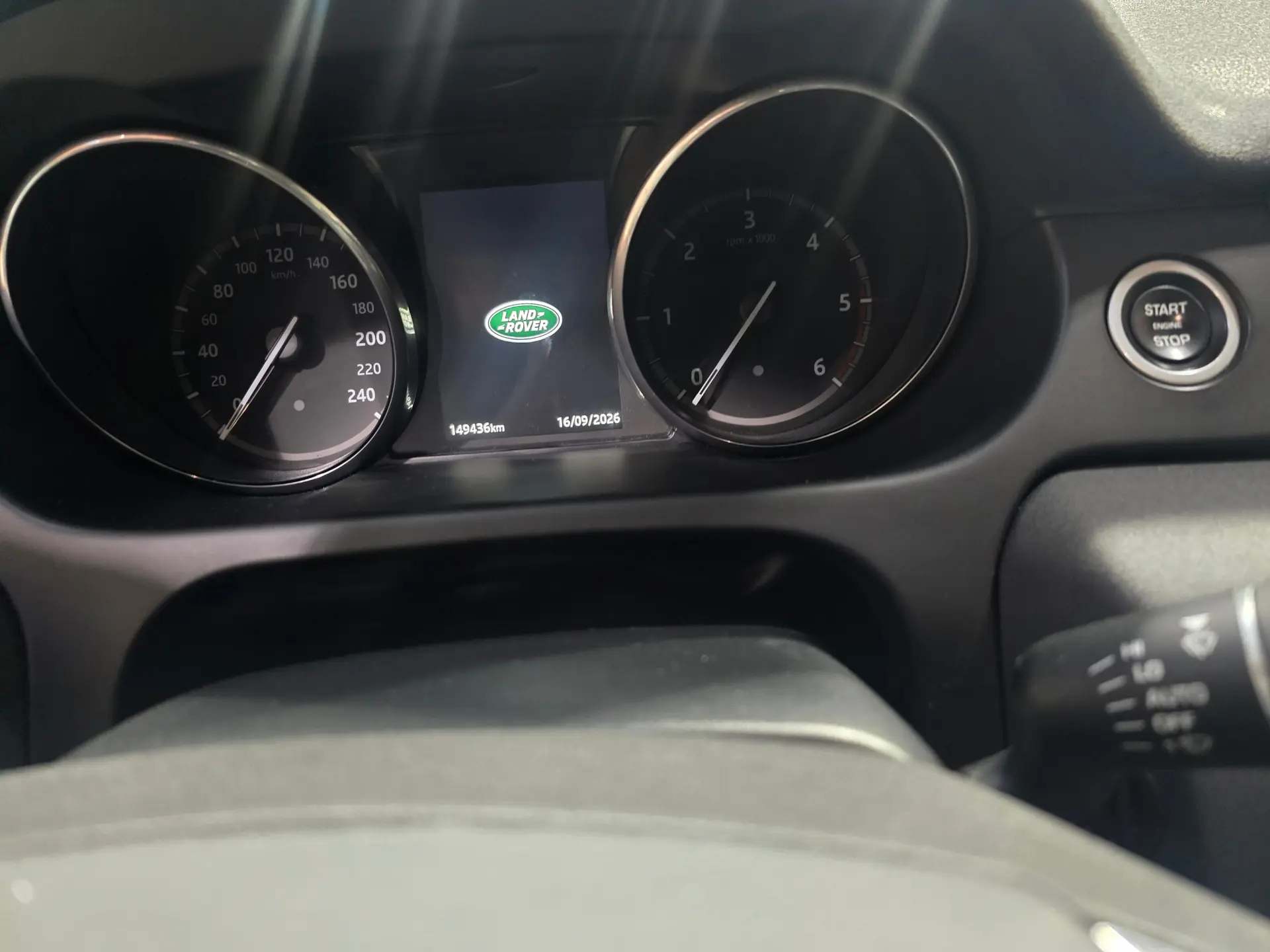 Land Rover Discovery Sport 2.0 D AWD R-Dynamic HSE 10