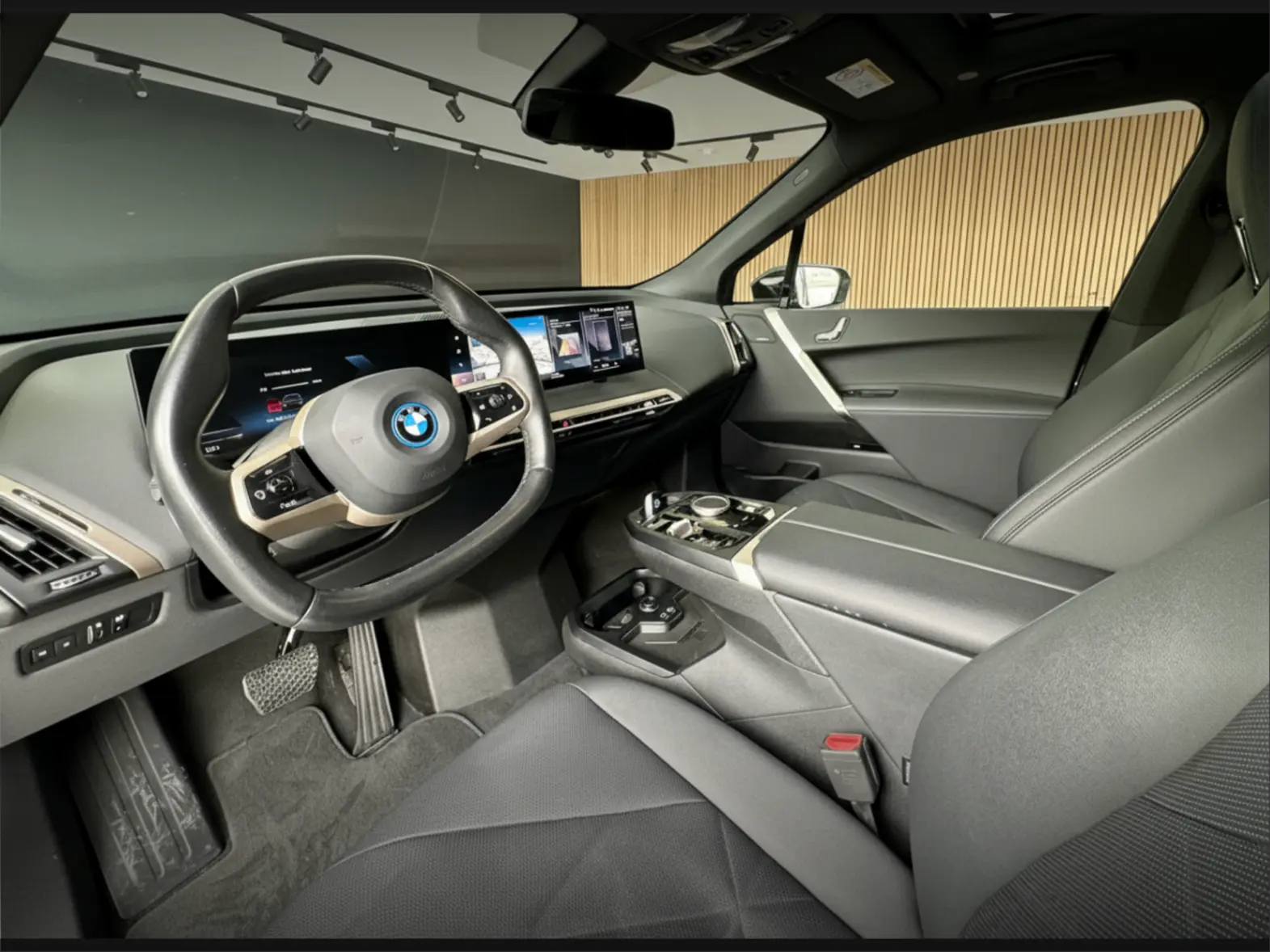 BMW iX xDrive 40 Pack Desportivo 7