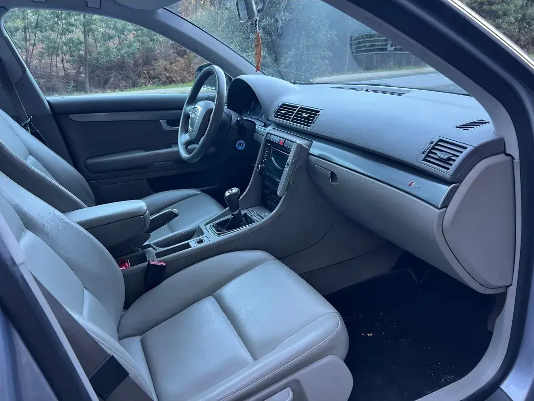 Audi A4 Avant 2.0 TDi Exclusive 8