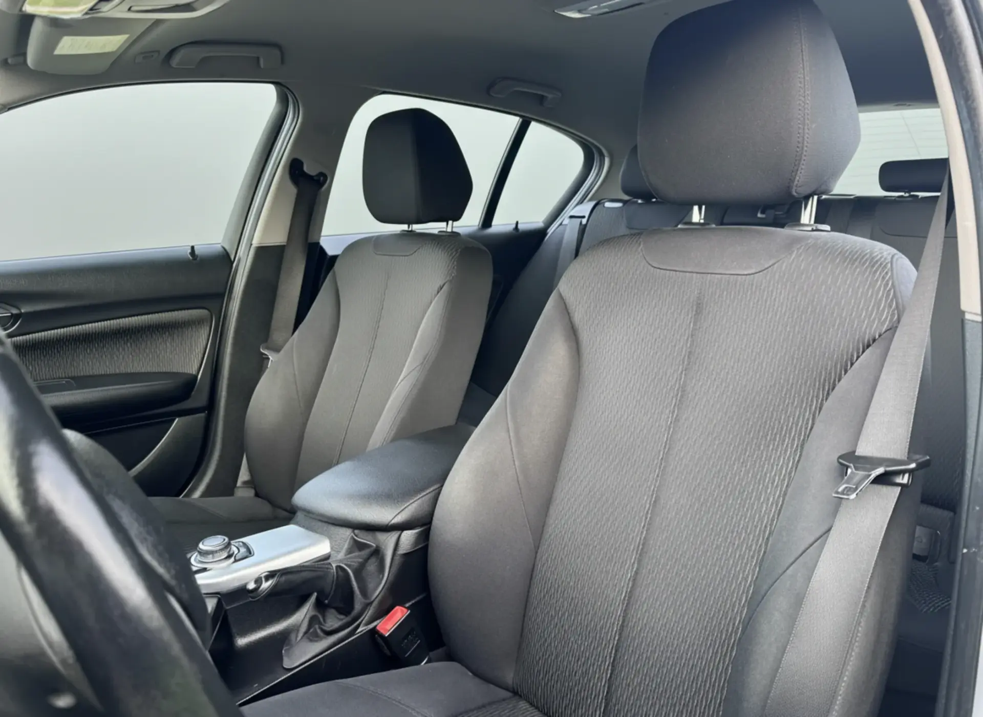 BMW 118 d Line Sport 6