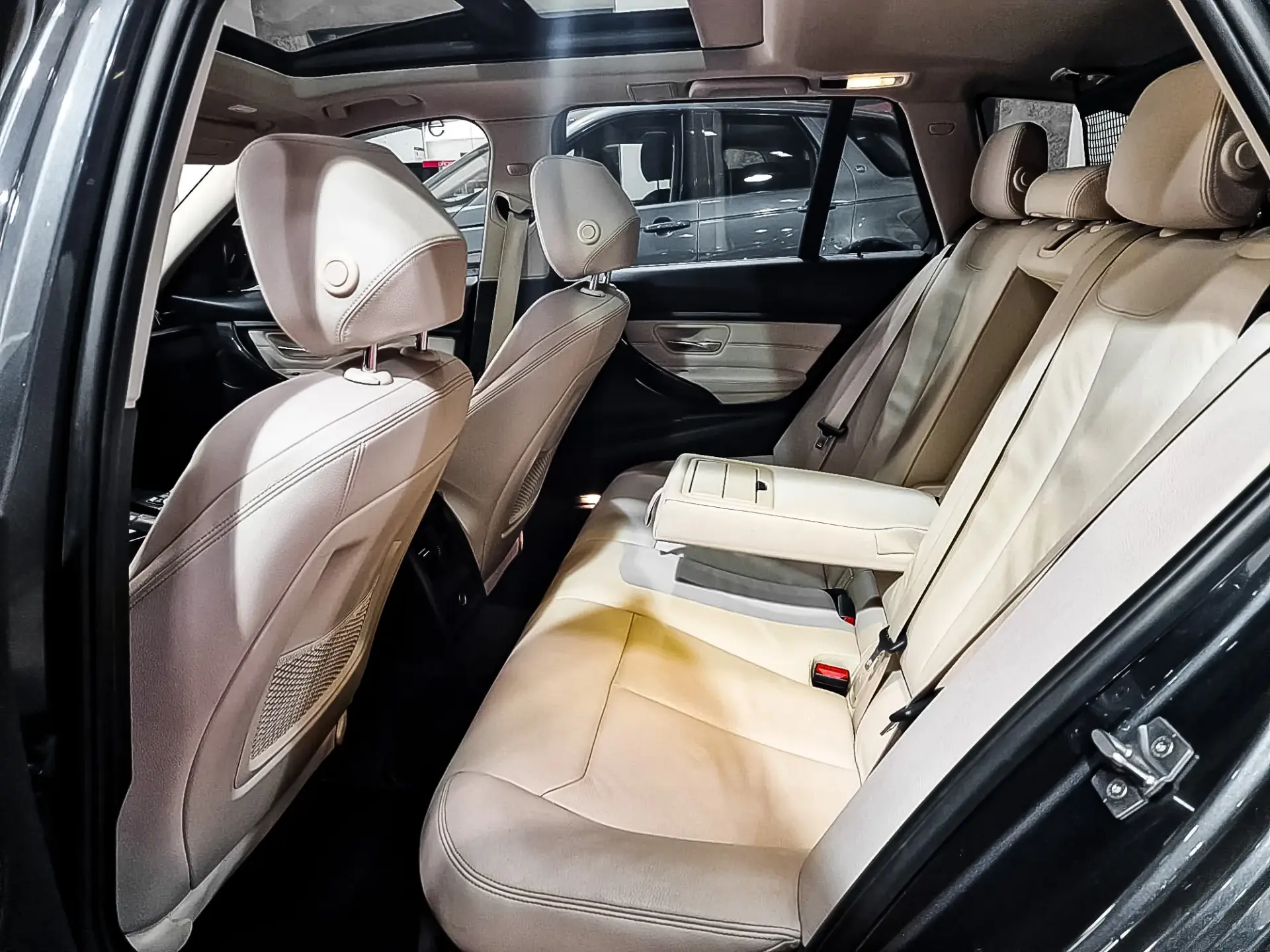 BMW 330 d xDrive Pack Desportivo M Auto 11