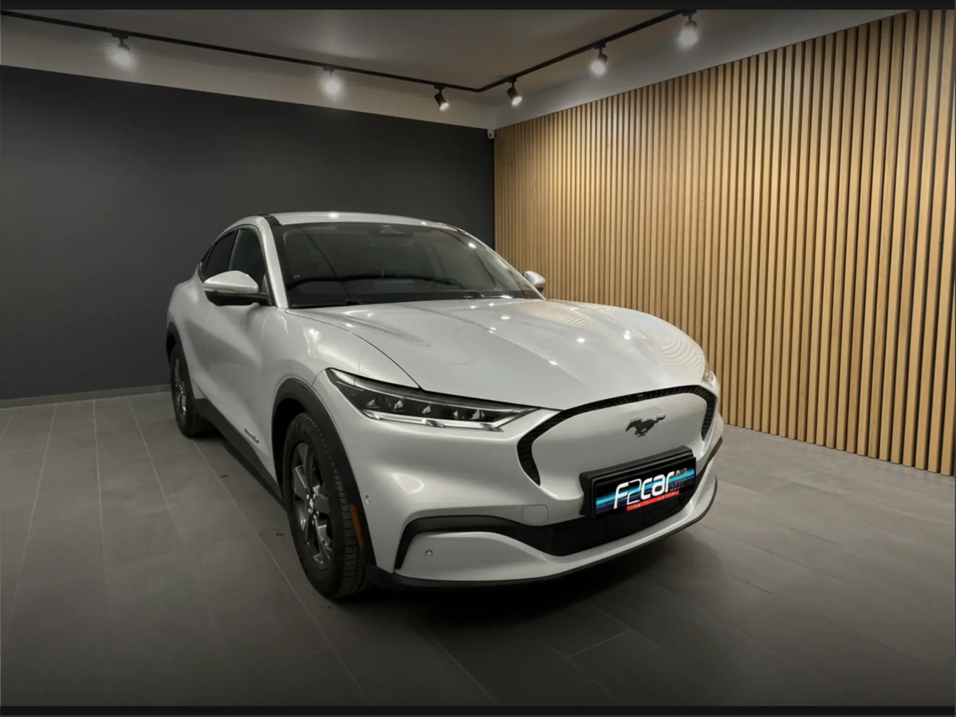 Ford Mustang Mach-E Standard AWD 4