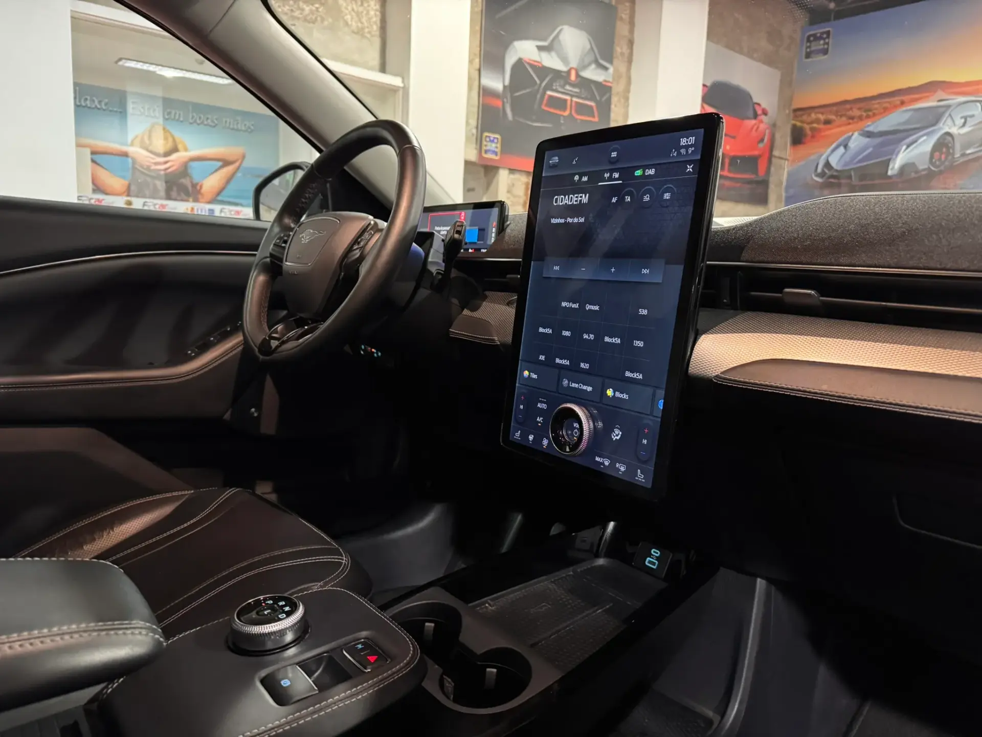 Ford Mustang Mach-E Alargada 9