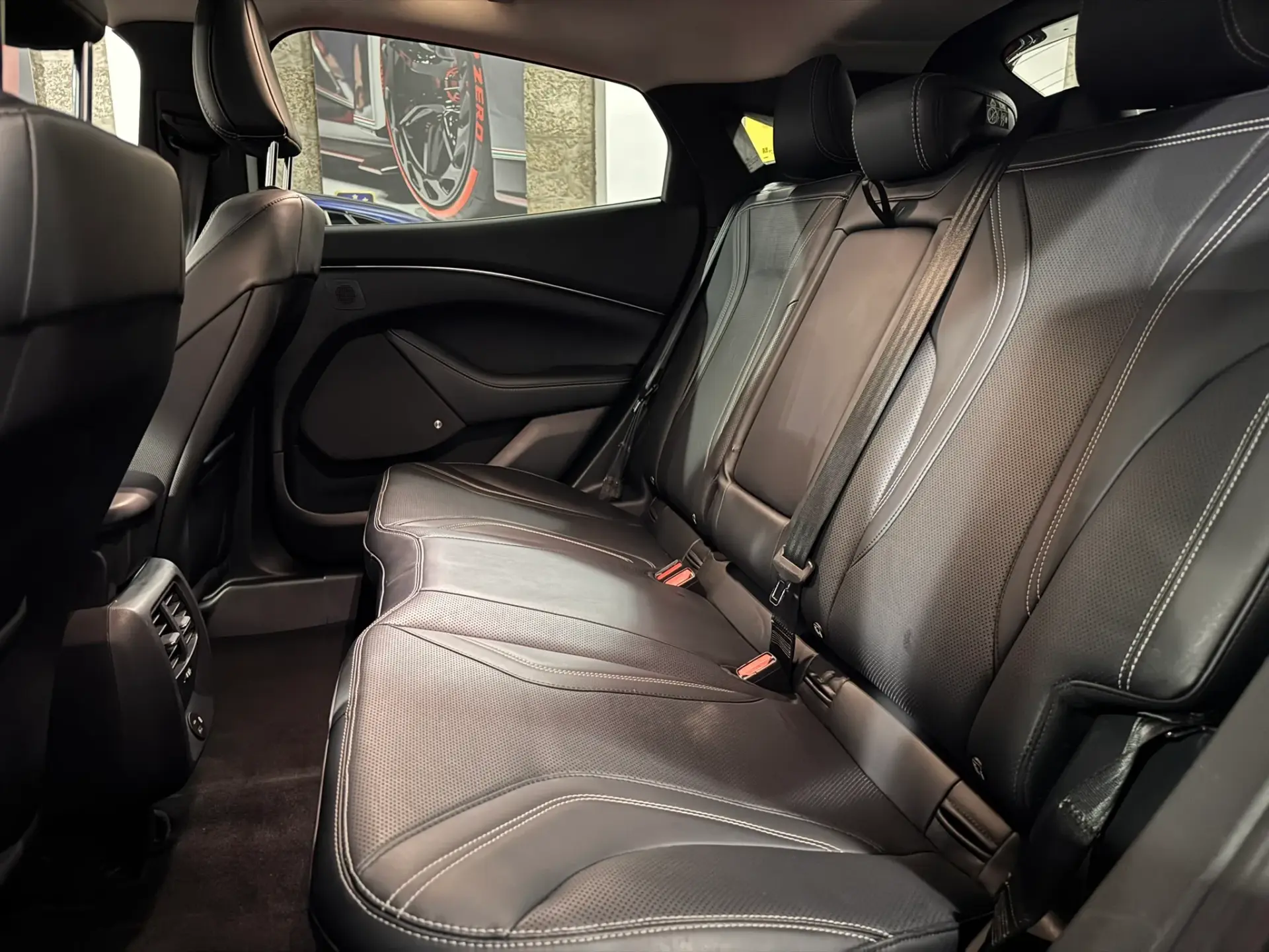 Ford Mustang Mach-E Alargada 15