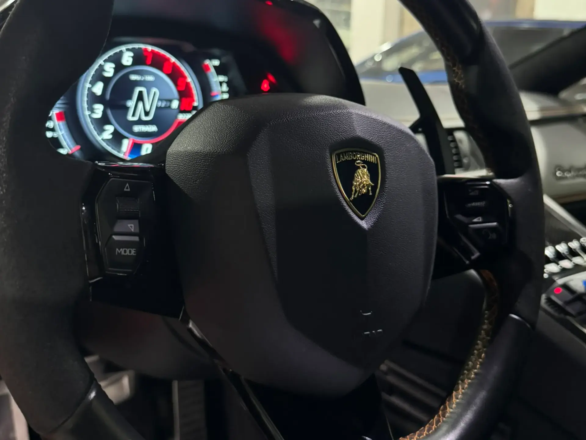 Lamborghini Aventador S 9