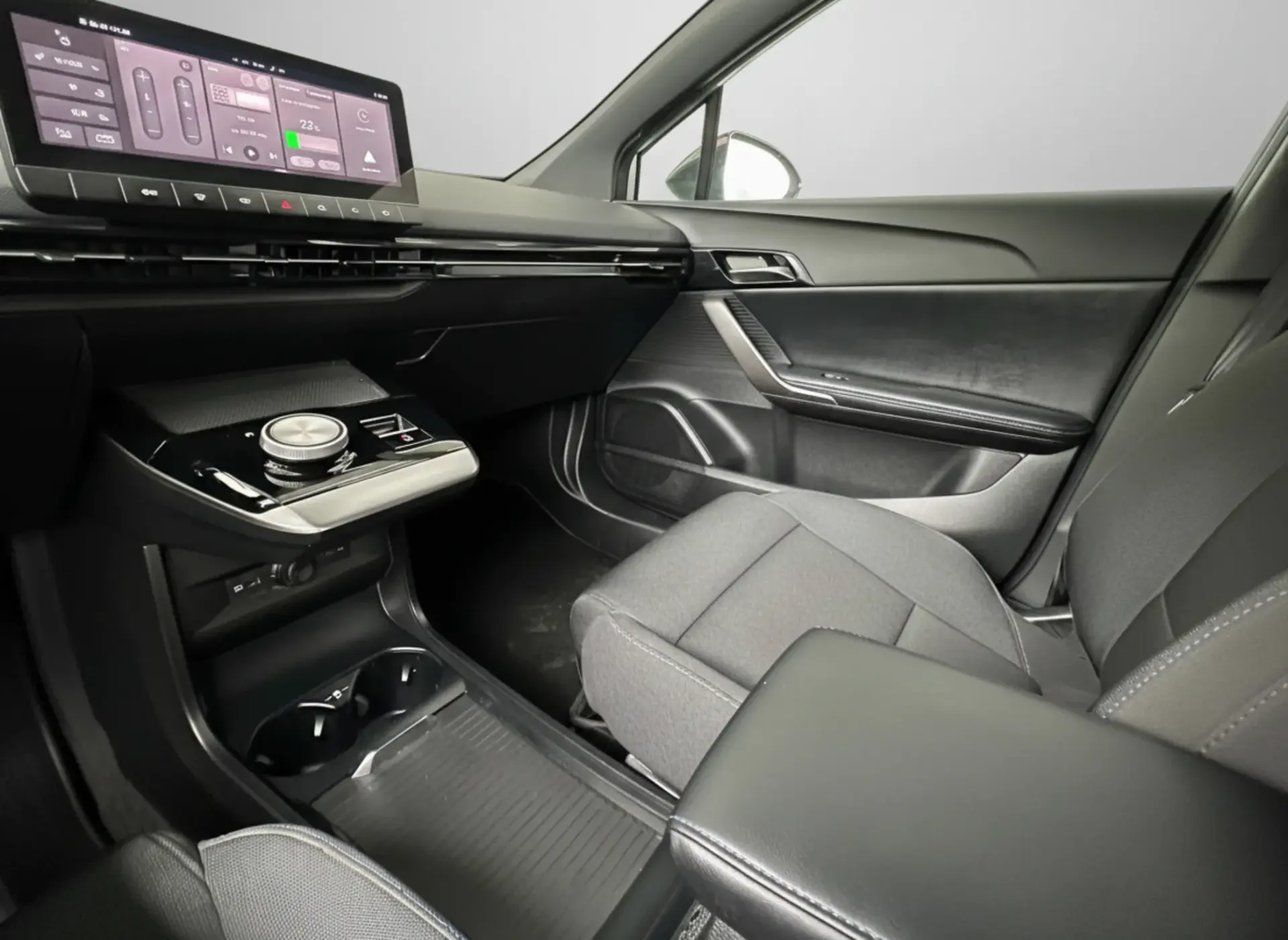 MG MG4 64 kWh Luxury 6