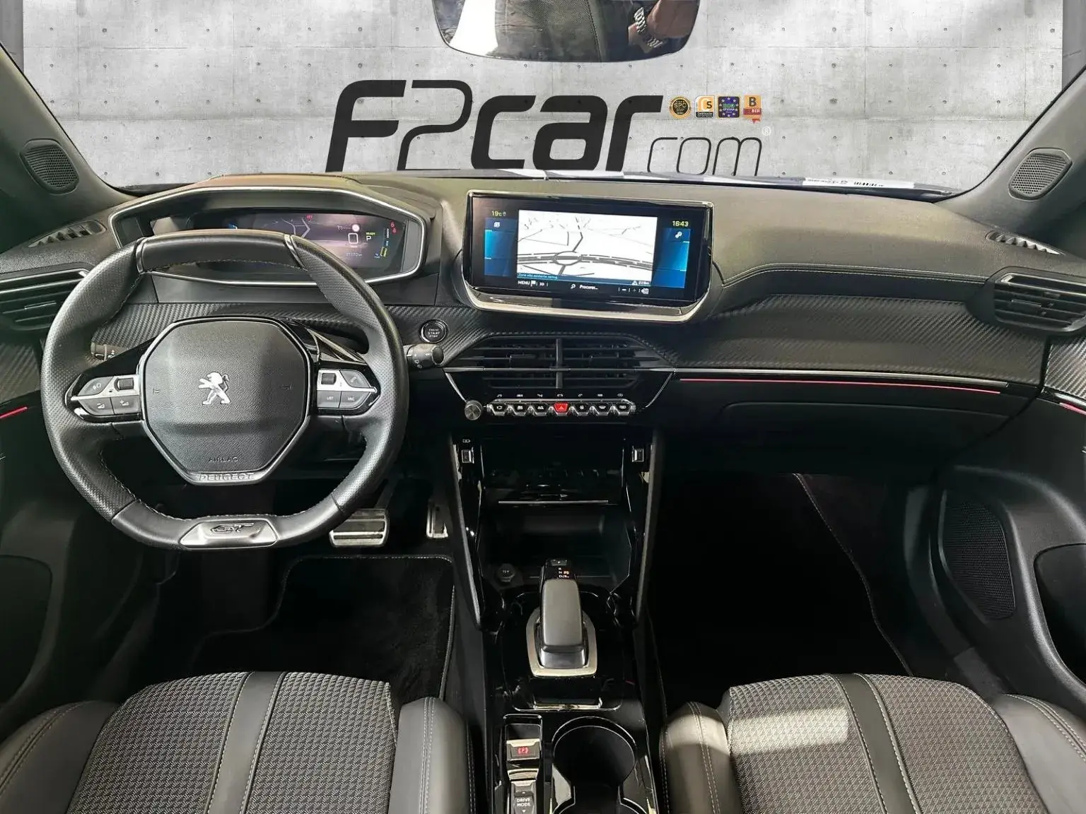 Peugeot e-2008 50 kWh GT 8