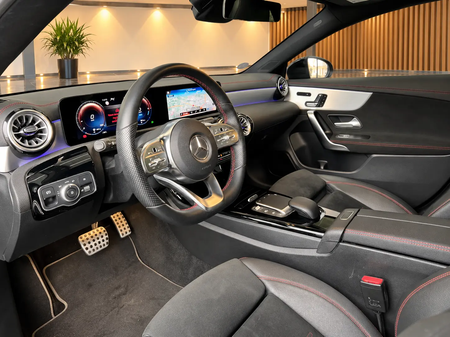 Mercedes-Benz CLA 250 e Shooting Brake AMG Line 5