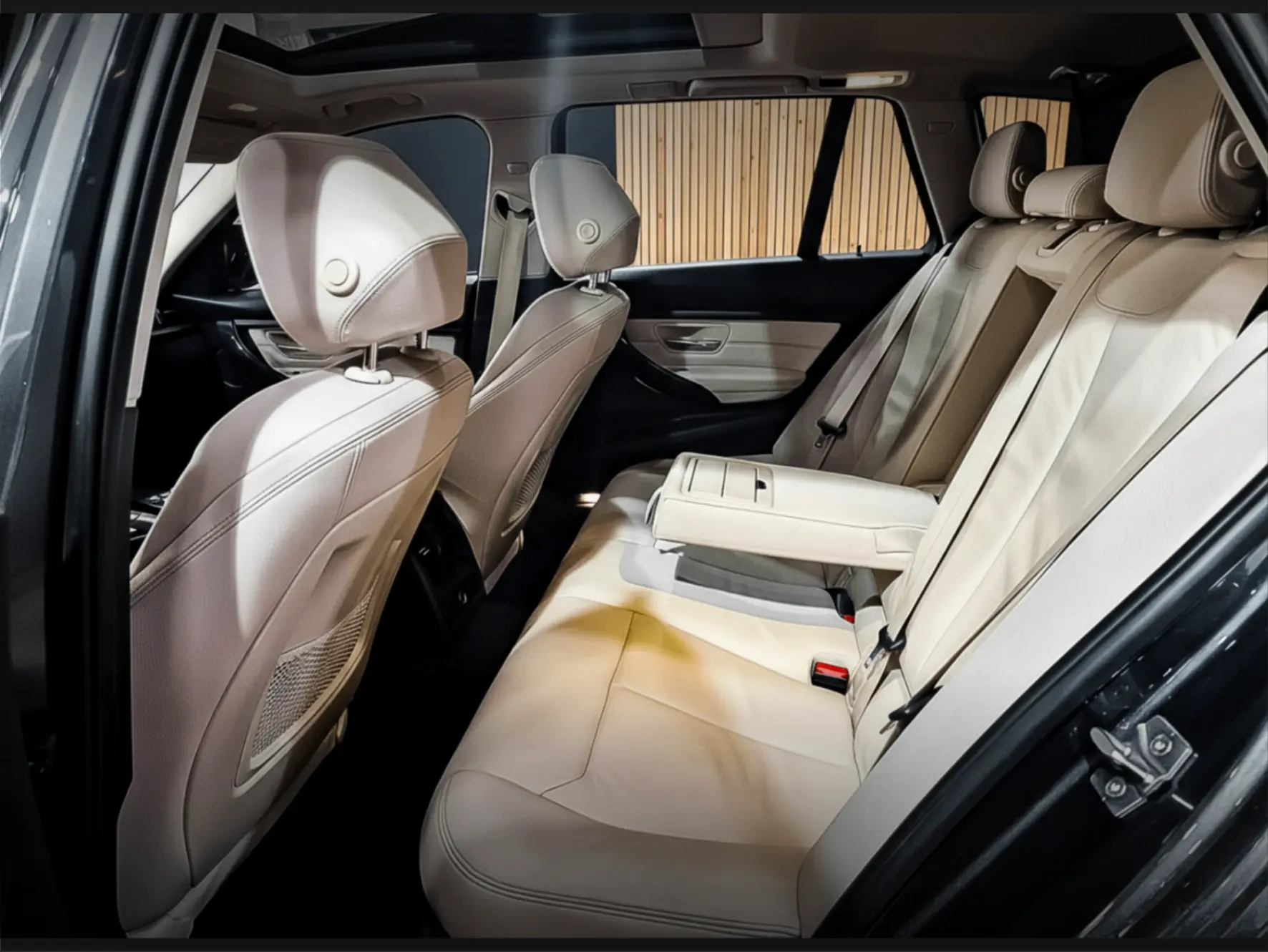 BMW 330 d xDrive Pack Desportivo M Auto 10