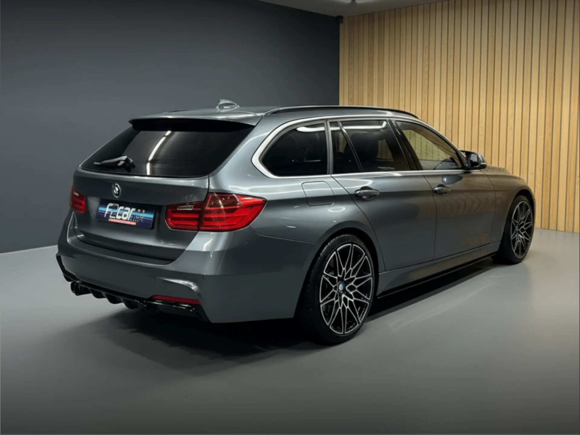 BMW 330 d xDrive Pack Desportivo M Auto 4