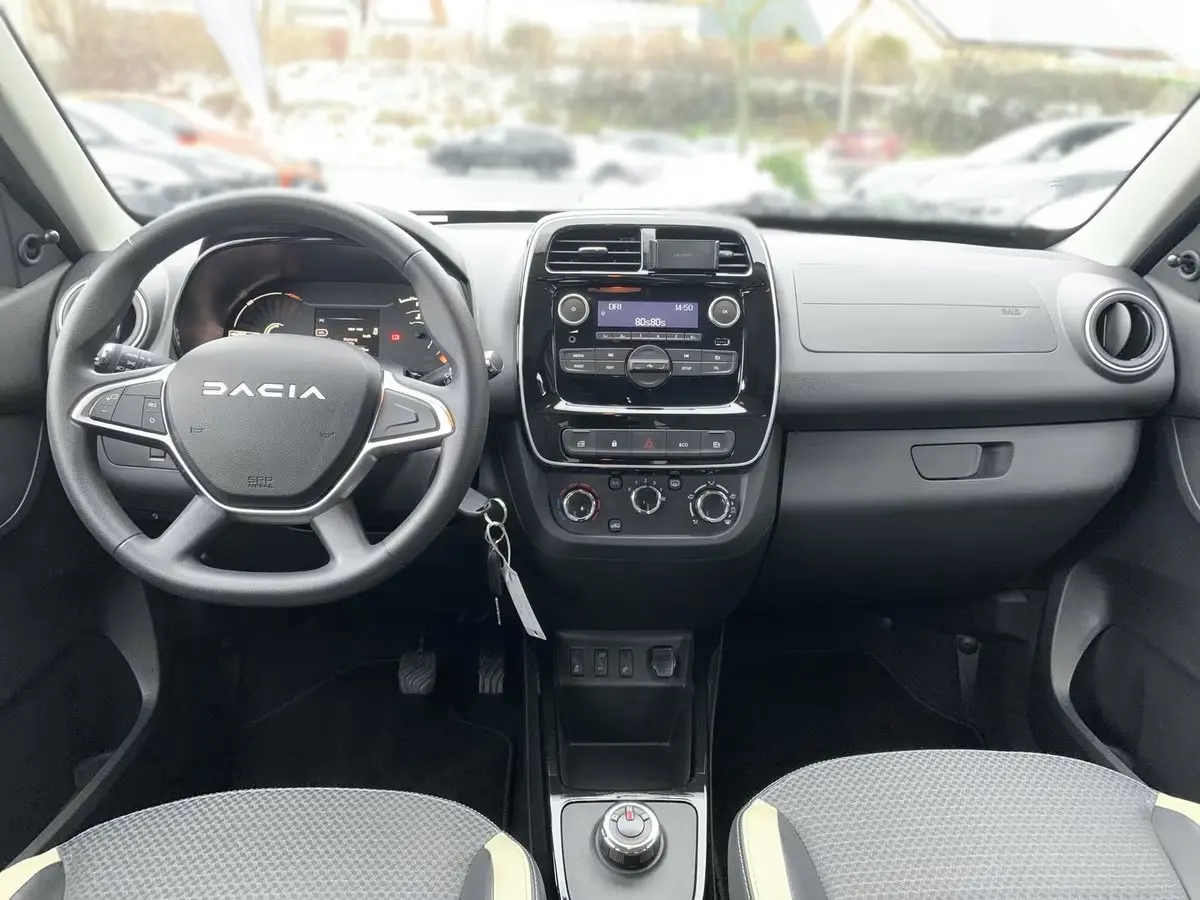 Dacia Spring ESSENTIAL 8