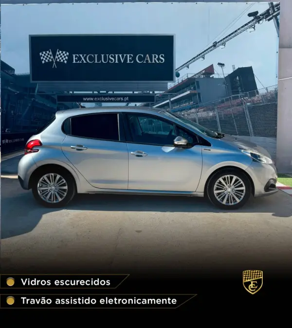 Peugeot 208 8