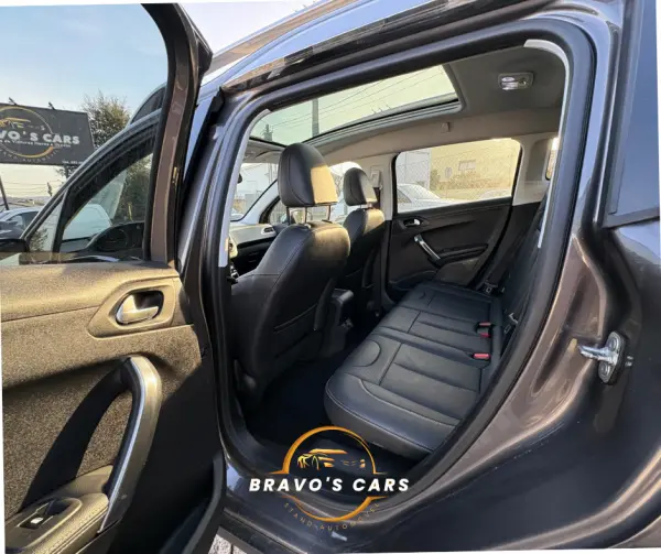 Peugeot 2008 1.2 PureTech Allure Pack 19