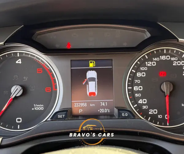 Audi A4 Avant 2.0 TDI DPF multitronic S line Sport Pack 12