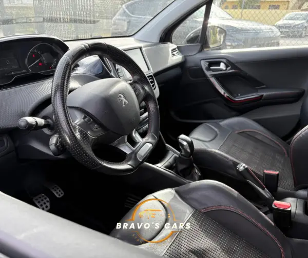 Peugeot 208 1.2 PureTech GT Line 11