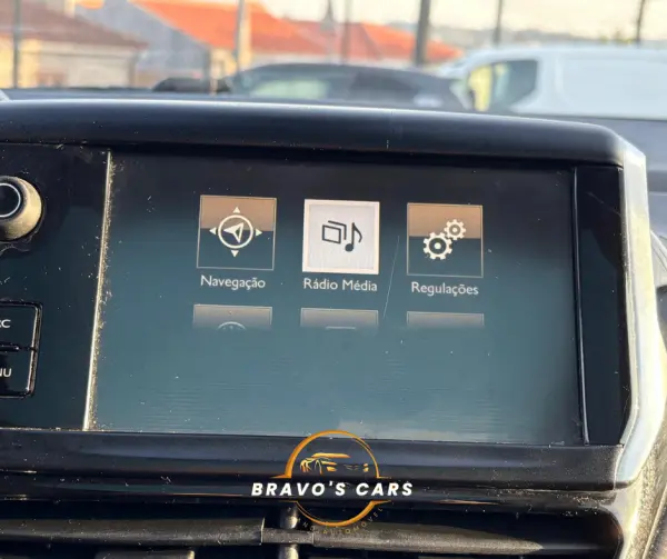 Peugeot 2008 1.2 PureTech Allure Pack 9