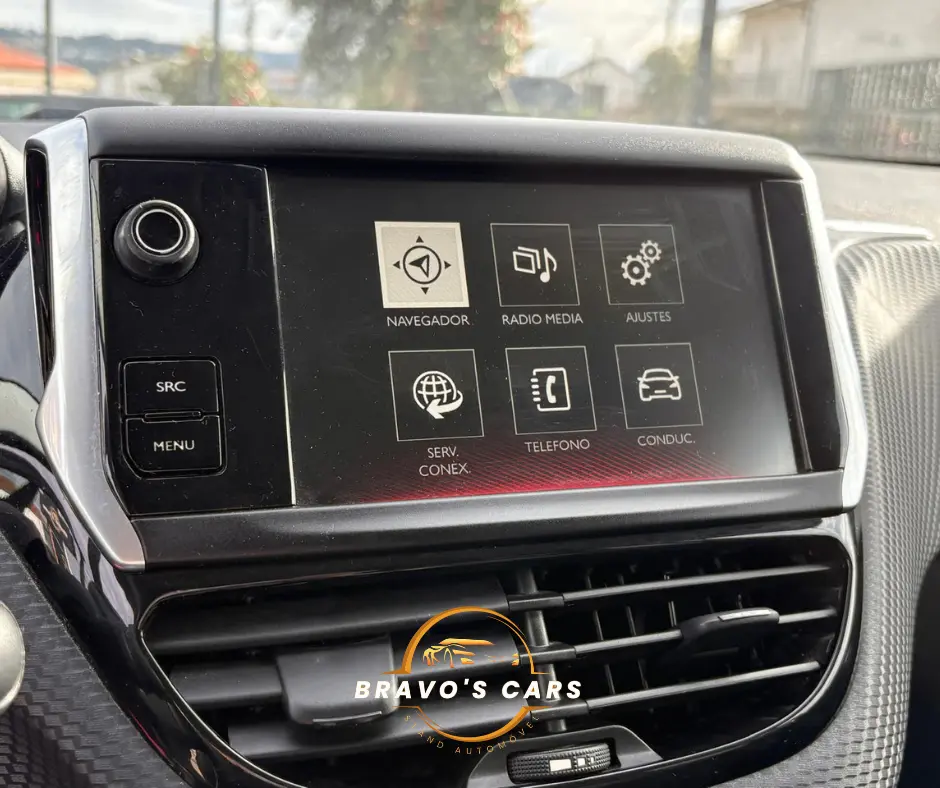 Peugeot 208 1.2 PureTech GT Line 8