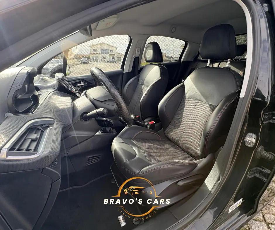 Peugeot 208 1.2 PureTech GT Line 12