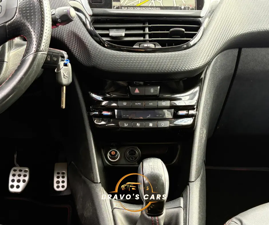 Peugeot 208 1.2 PureTech GT Line 13