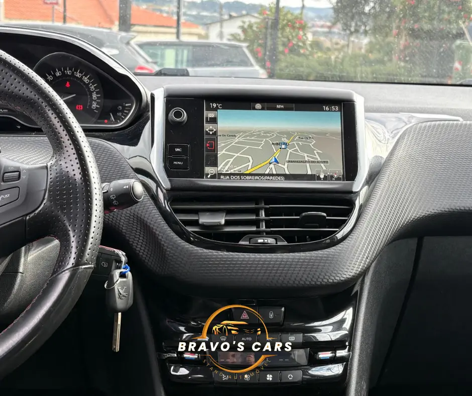 Peugeot 208 1.2 PureTech GT Line 14