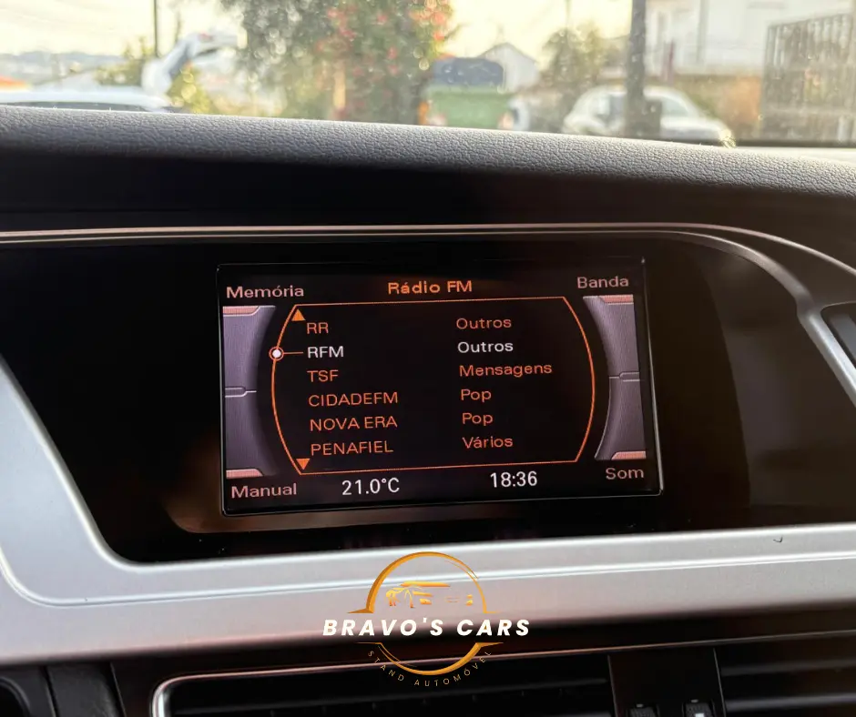 Audi A4 Avant 2.0 TDI DPF multitronic S line Sport Pack 10