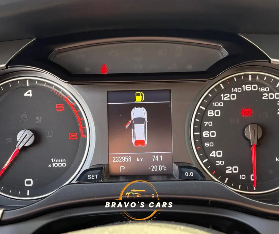 Audi A4 Avant 2.0 TDI DPF multitronic S line Sport Pack 12