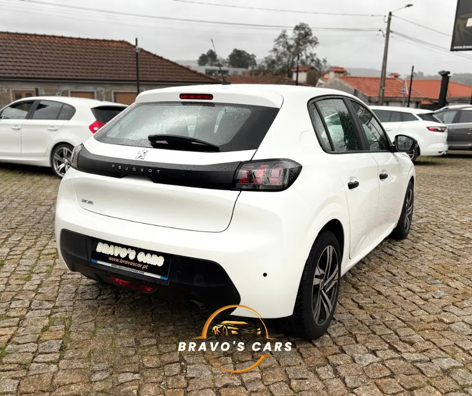 Peugeot 208 1.2 PureTech Like 5