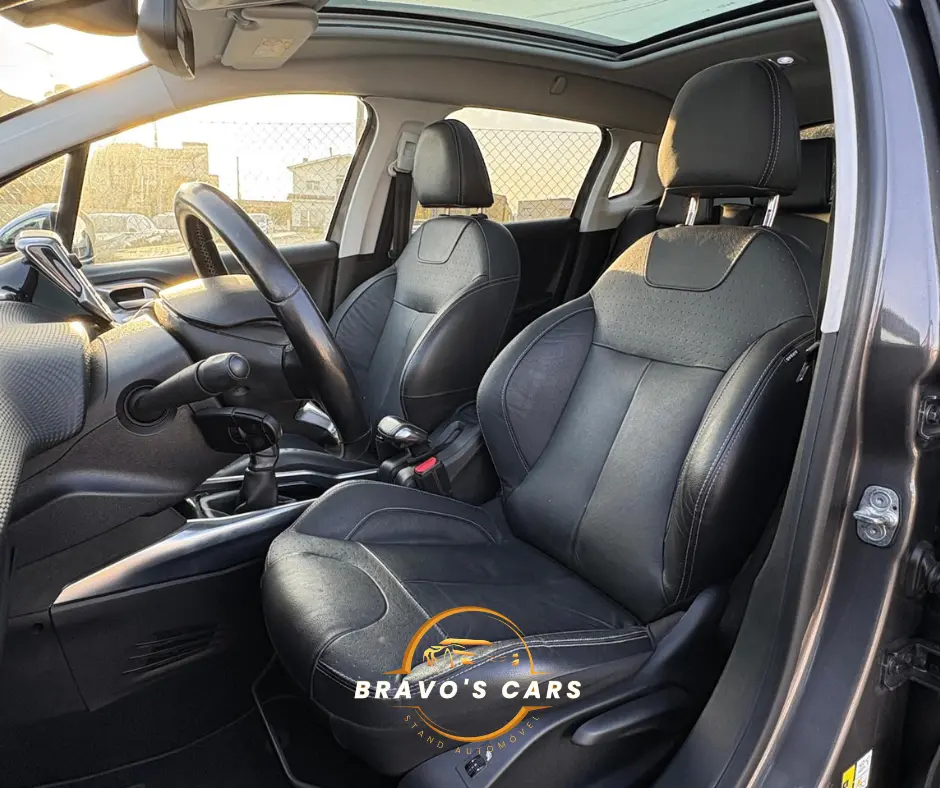 Peugeot 2008 1.2 PureTech Allure Pack 13