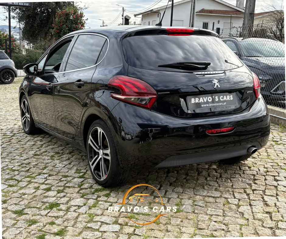 Peugeot 208 1.2 PureTech GT Line 6