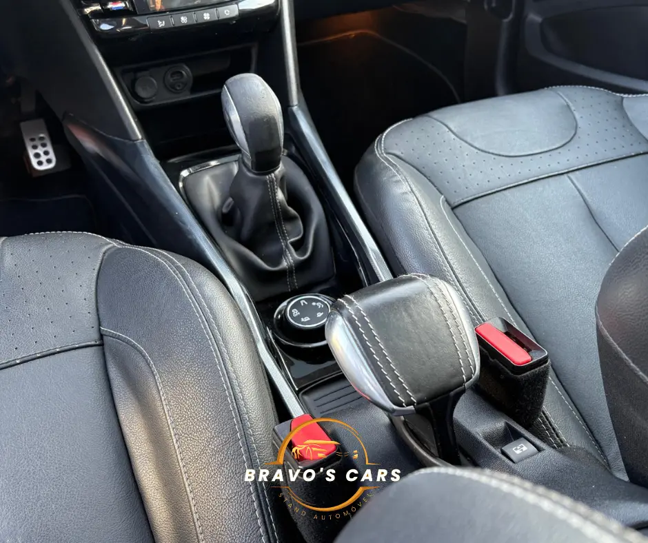 Peugeot 2008 1.2 PureTech Allure Pack 15