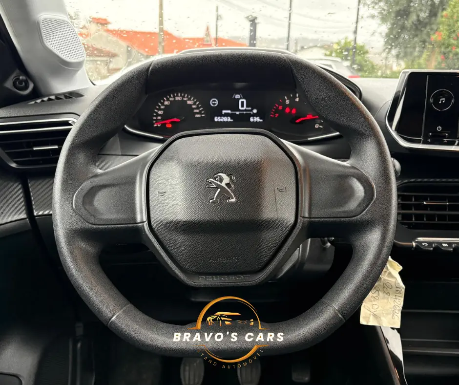 Peugeot 208 1.2 PureTech Like 12