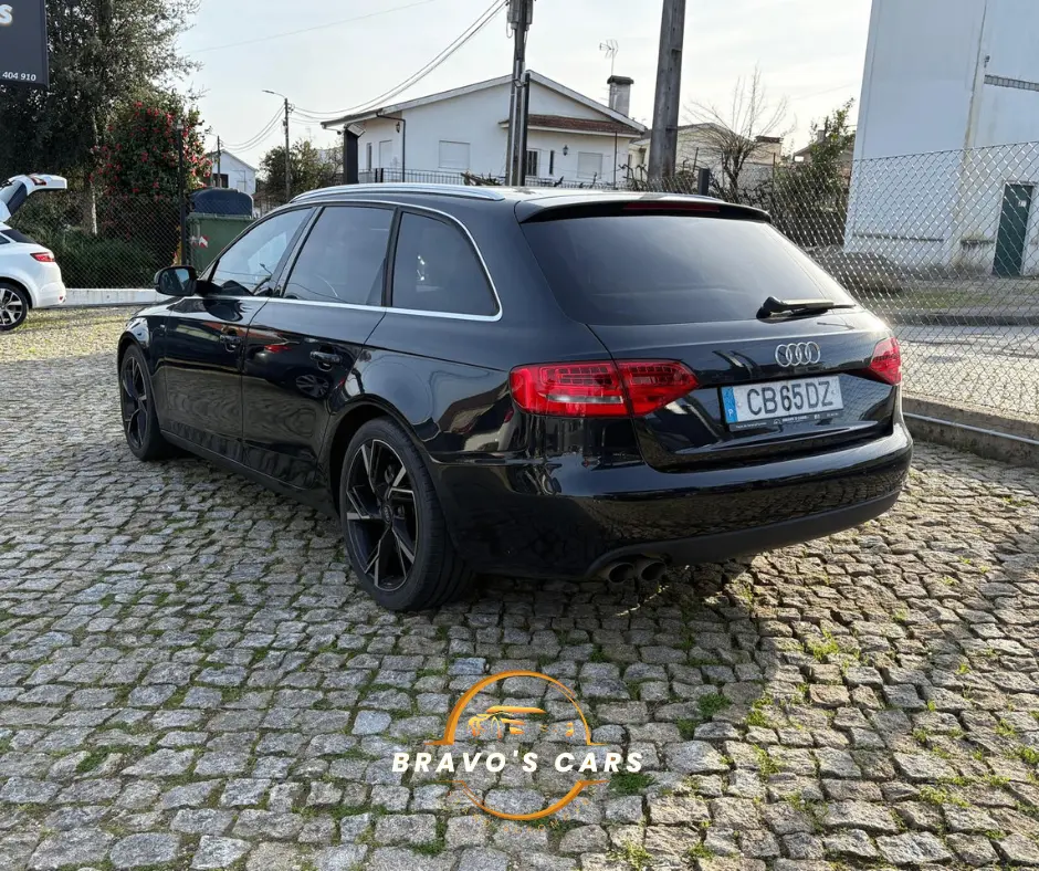 Audi A4 Avant 2.0 TDI DPF multitronic S line Sport Pack 3