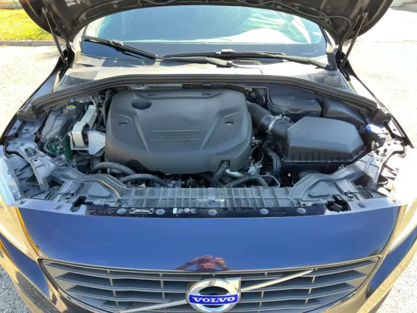 Volvo V60 2.0 D2 Momentum 8