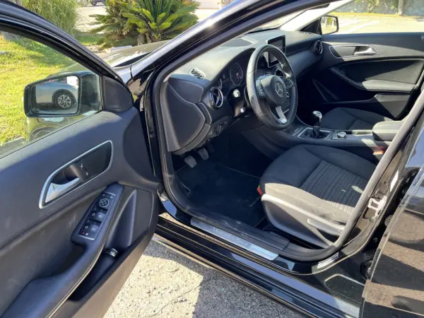 Mercedes-Benz A 180 d Fleet Pack Urban 18