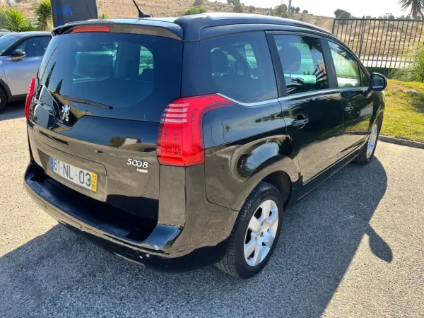 Peugeot 5008 1.6 E-HDi 7L SE Style 2-Tronic 6