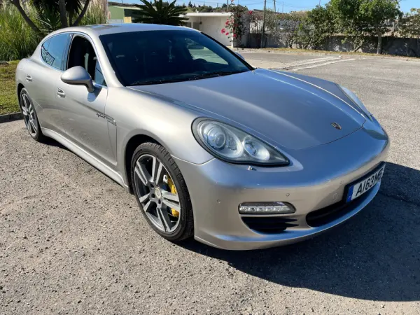 Porsche Panamera S Hybrid 3
