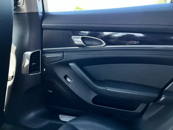Porsche Panamera S Hybrid 22