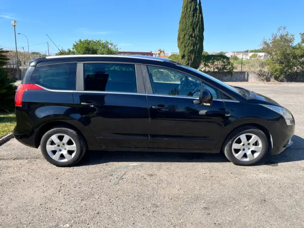 Peugeot 5008 1.6 E-HDi 7L SE Style 2-Tronic 9