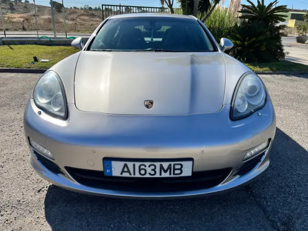 Porsche Panamera S Hybrid 2