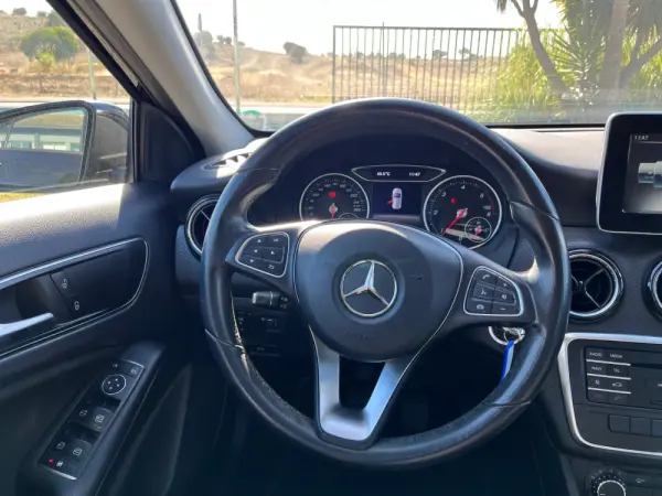 Mercedes-Benz A 180 d Fleet Pack Urban 12