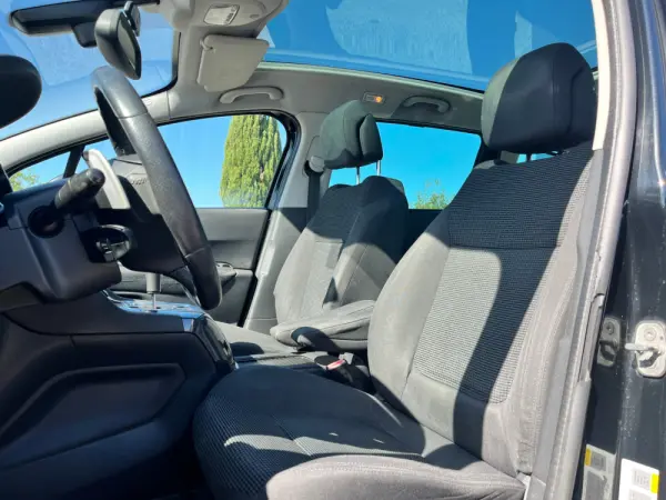 Peugeot 5008 1.6 E-HDi 7L SE Style 2-Tronic 20